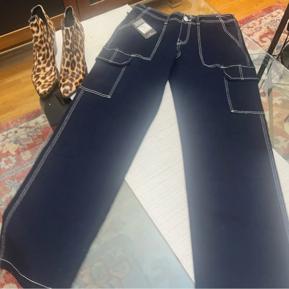 True Religion Dark Blue Denim cargo with White Stitching, horseshoe size28/29